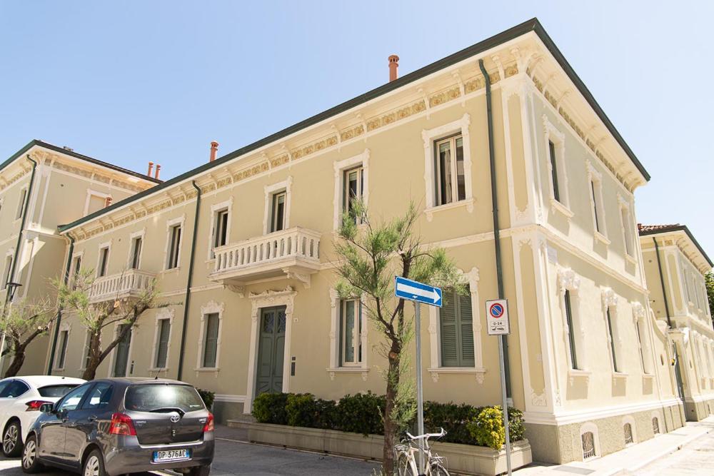 Zara D'Amare A Pesaro 10 Metri Dalla Spiaggia By Yohome Εξωτερικό φωτογραφία